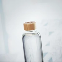Kép 1/8 - FRISIAN Palack bambuszfedéllel, 650 ml, áttetsző
